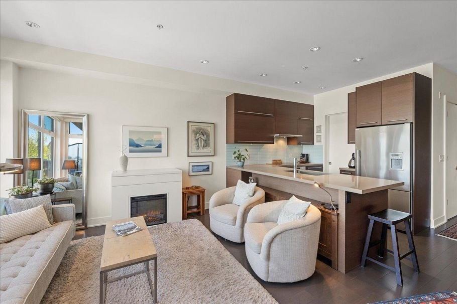 404 4463 W 10th Avenue Vancouver, BC - 3