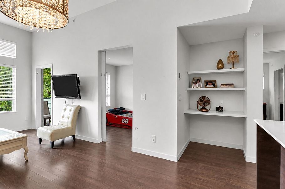508 1677 Lloyd Avenue North Vancouver, BC - 12