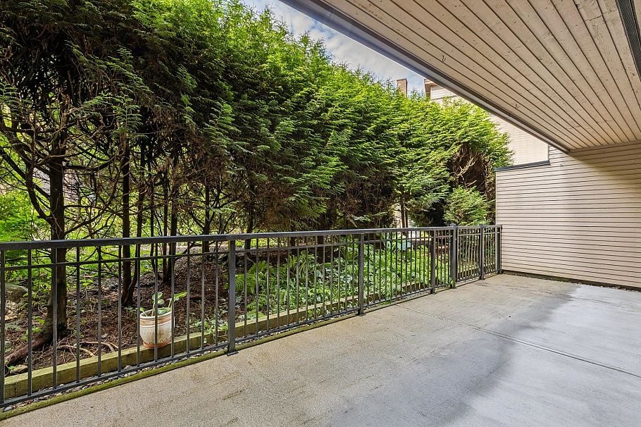 219 1385 Draycott Road North Vancouver, BC - 19