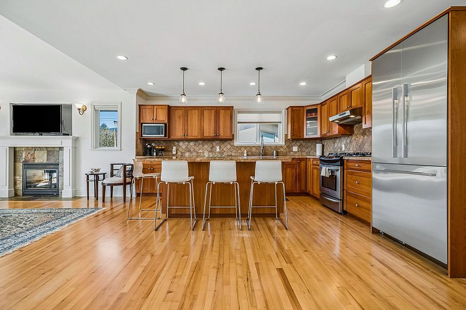 954 Tudor Avenue North Vancouver, BC - 14