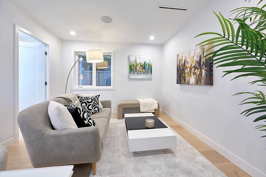 3674 W 1st Avenue Vancouver, BC - 8