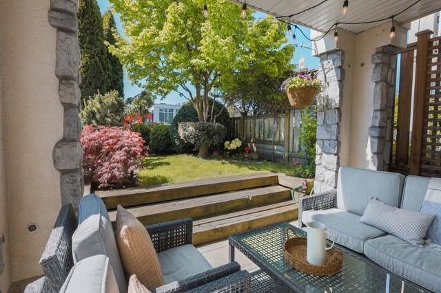 104 365 E 1st Street North Vancouver, BC - 1