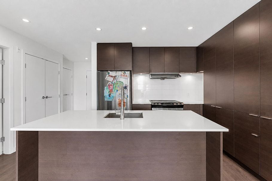 508 1677 Lloyd Avenue North Vancouver, BC - 3