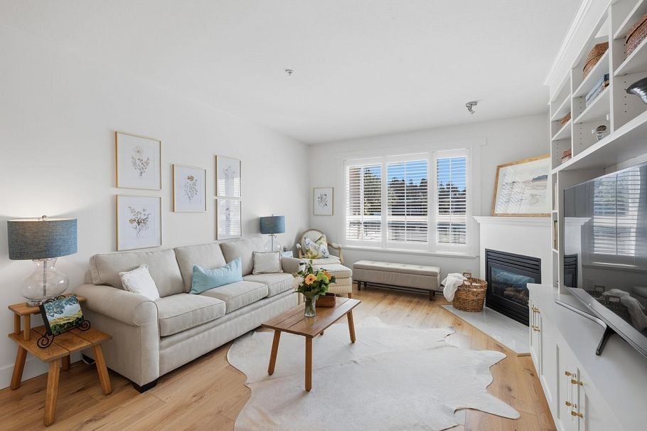 202 3151 Connaught Crescent North Vancouver, BC - 3