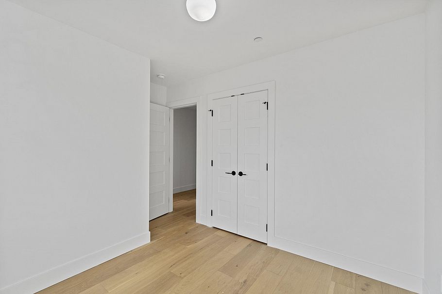 2072 Kitchener Street Vancouver, BC - 27