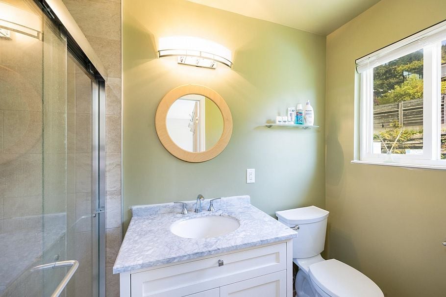454 Monteray Avenue North Vancouver, BC - 16