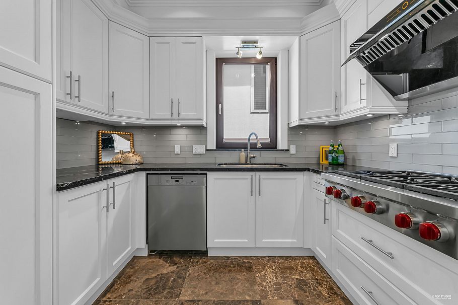 2149 W 46th Avenue Vancouver, BC - 19