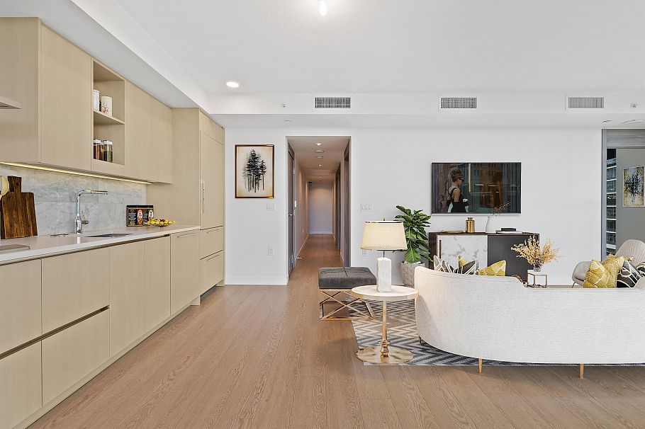 684 87 Nelson Street Vancouver, BC - 5