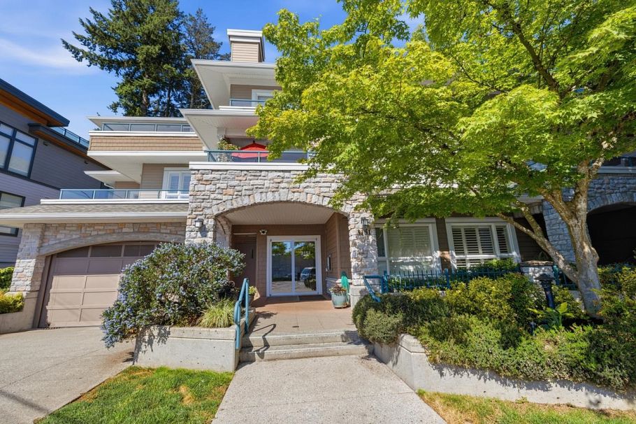 202 3151 Connaught Crescent North Vancouver, BC - 1