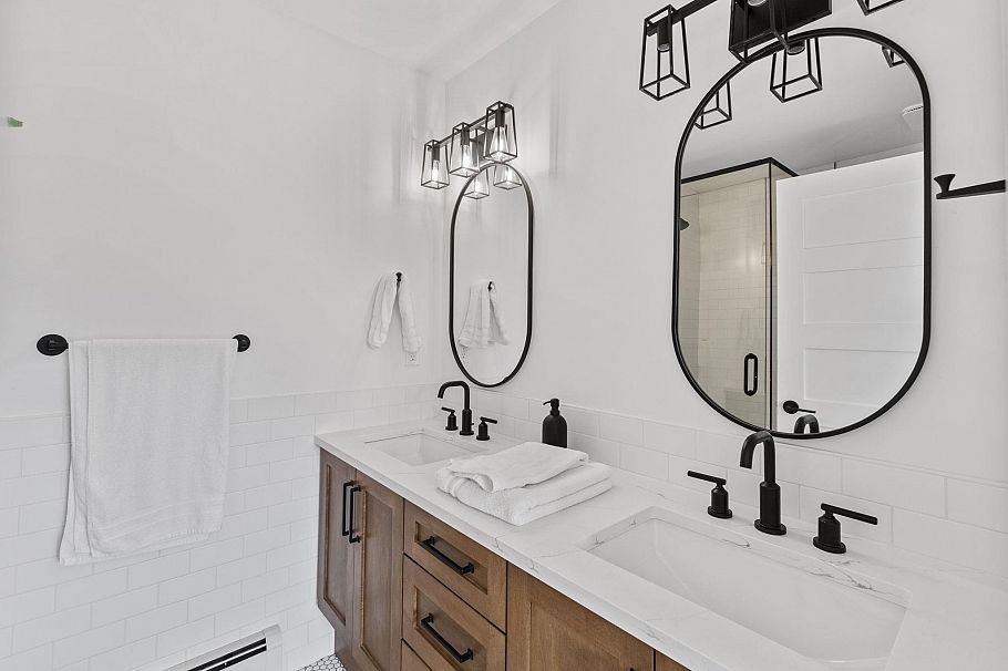 2072 Kitchener Street Vancouver, BC - 29