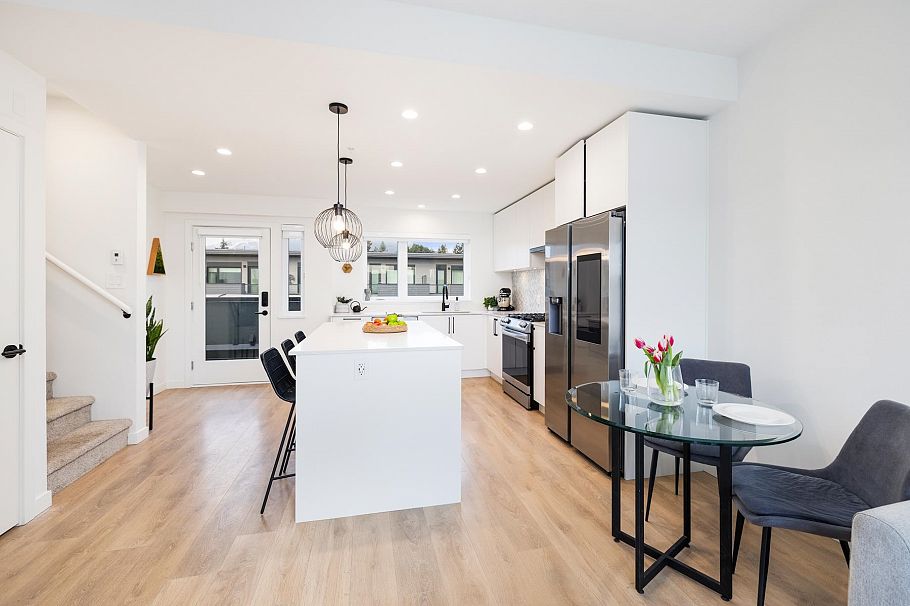 444 545 E 2nd Street North Vancouver, BC - 7