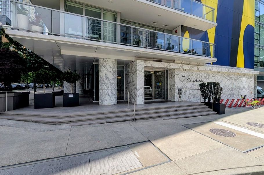 3302 499 Pacific Street Vancouver, BC - 1