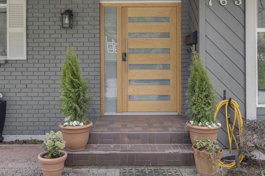 763 Weymouth Drive North Vancouver, BC - 2