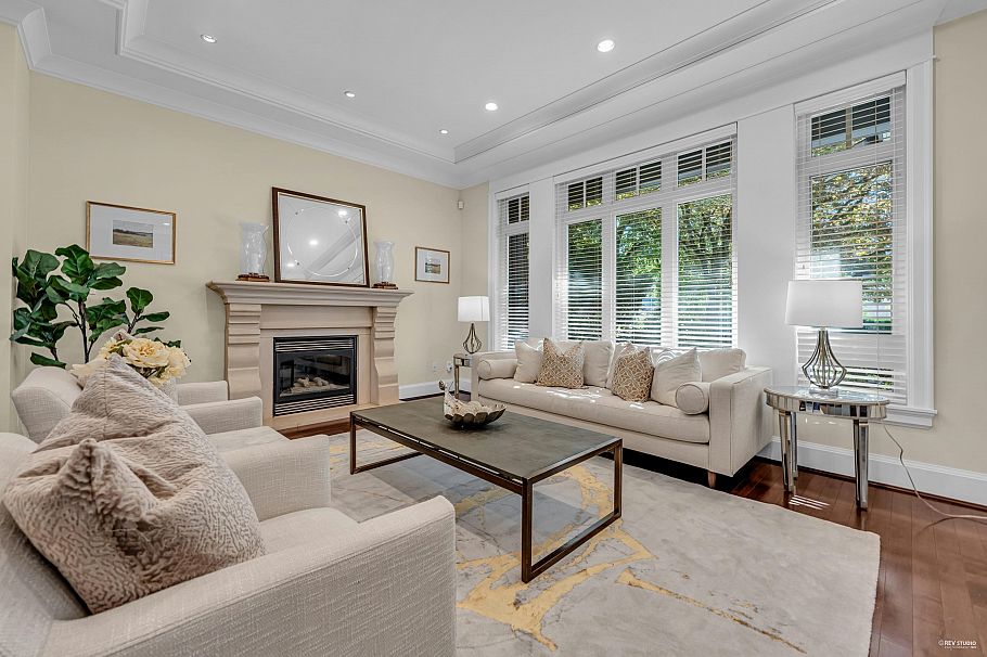 2069 W 28th Avenue Vancouver, BC - 4