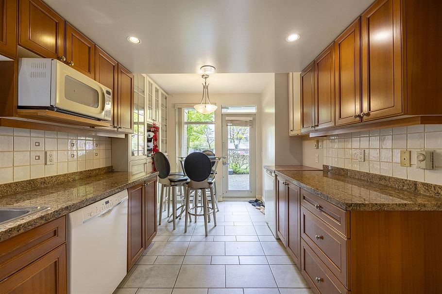 205 638 W 45th Avenue Vancouver, BC - 11