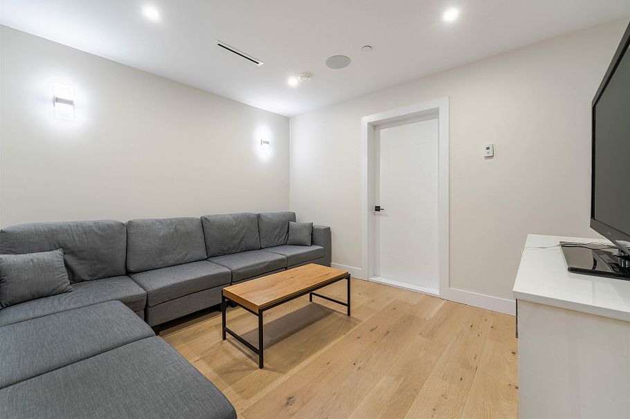 1 6358 Windsor Street Vancouver, BC - 20