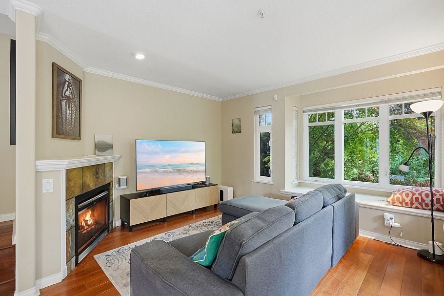 203 W 6th Street North Vancouver, BC - 3