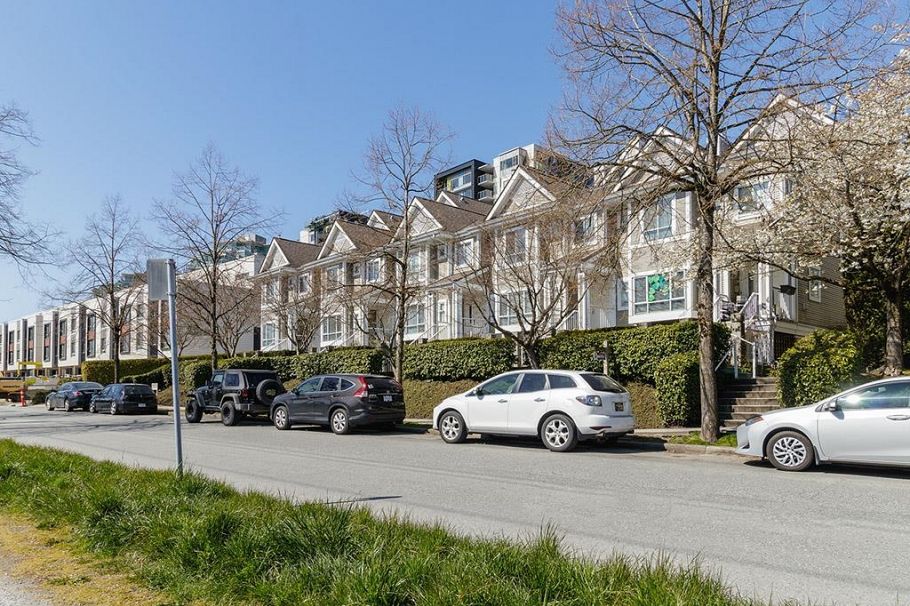 21 2885 E Kent Avenue North Avenue Vancouver, BC - 1