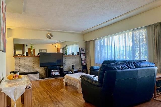 3925 Penticton Street Vancouver, BC - 4