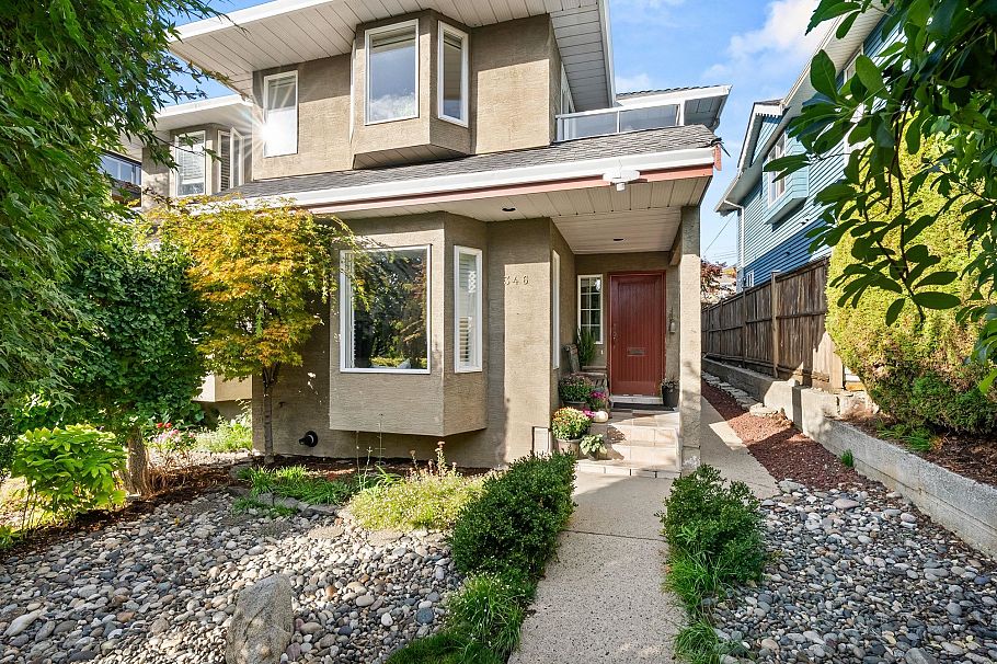 346 W 14th Street North Vancouver, BC - 2