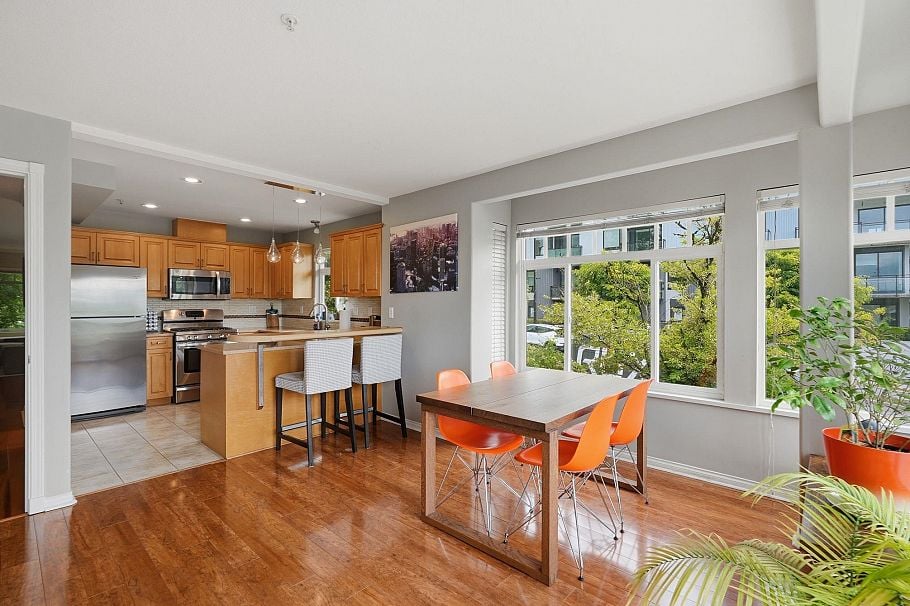 203 W 6th Street North Vancouver, BC - 1