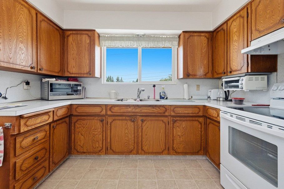1218 Chamberlain Drive North Blackburn, BC - 10