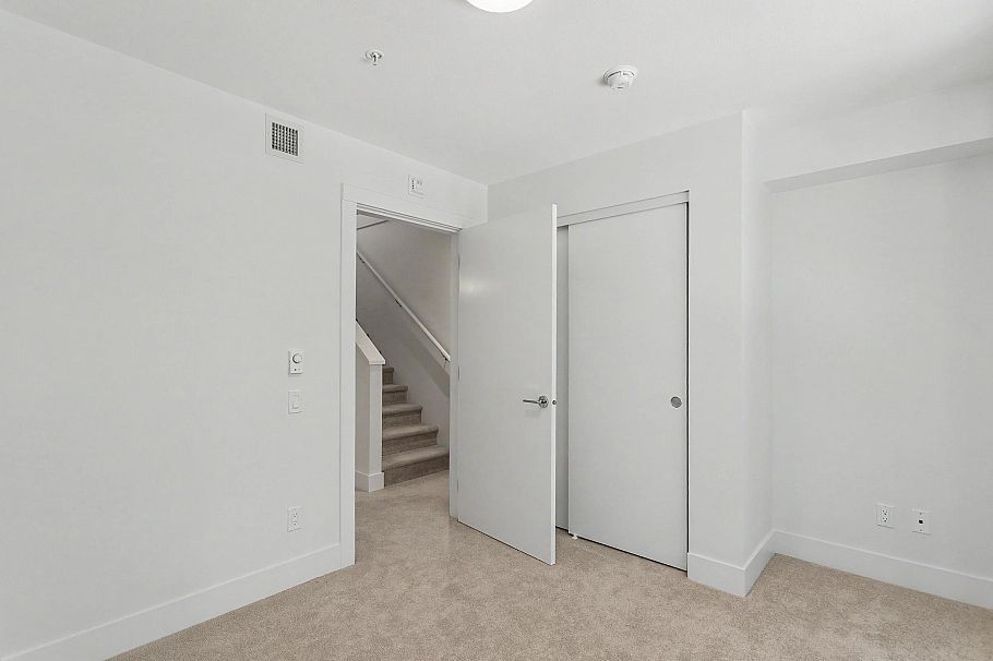 105 2304 Emery Court North Vancouver, BC - 16