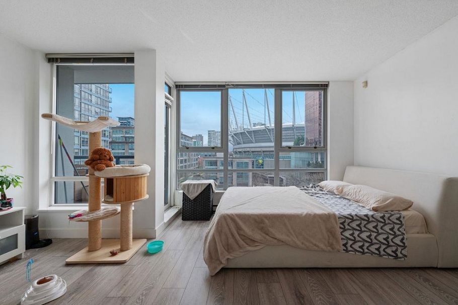1006 939 Expo Boulevard Vancouver, BC - 3