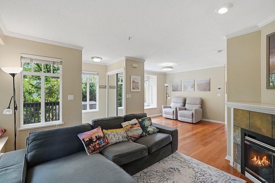 203 W 6th Street North Vancouver, BC - 4
