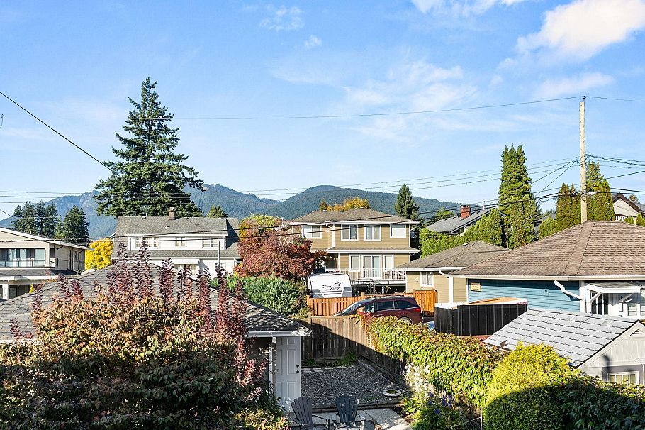 346 W 14th Street North Vancouver, BC - 26