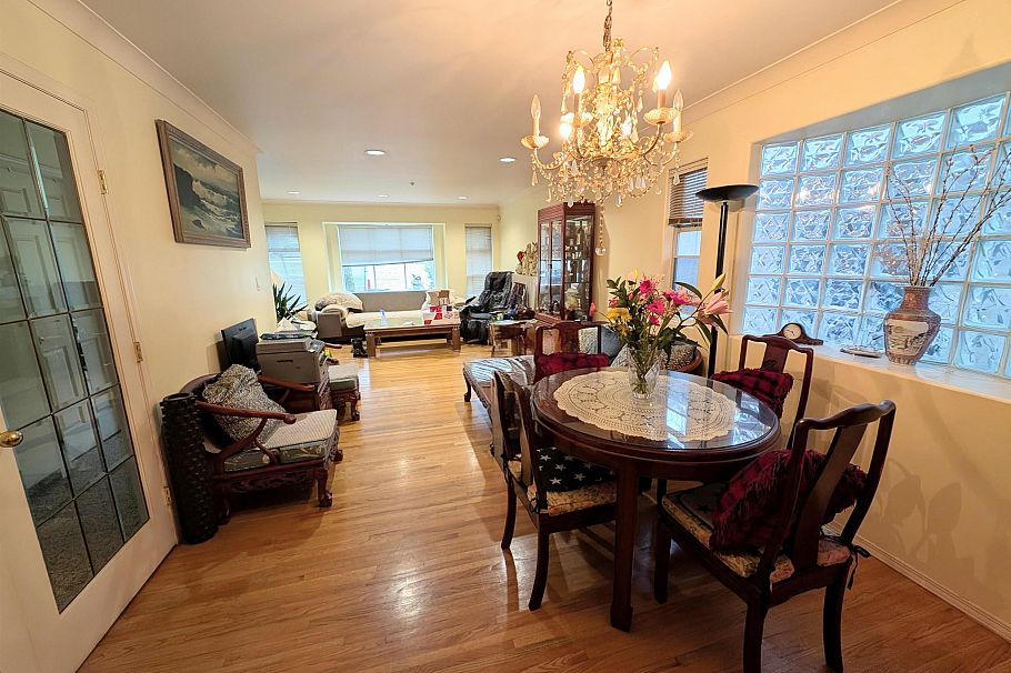 2935 E 17th Avenue Vancouver, BC - 6