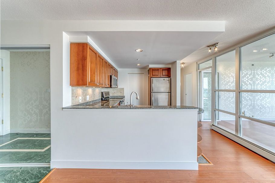 2101 1228 Marinaside Crescent Vancouver, BC - 8