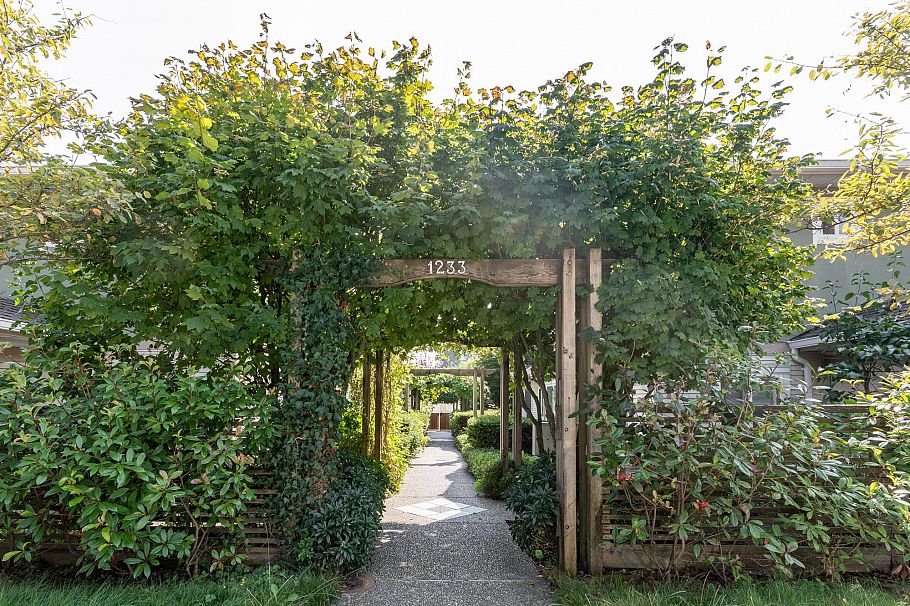 2 1233 W 16th Street North Vancouver, BC - 1