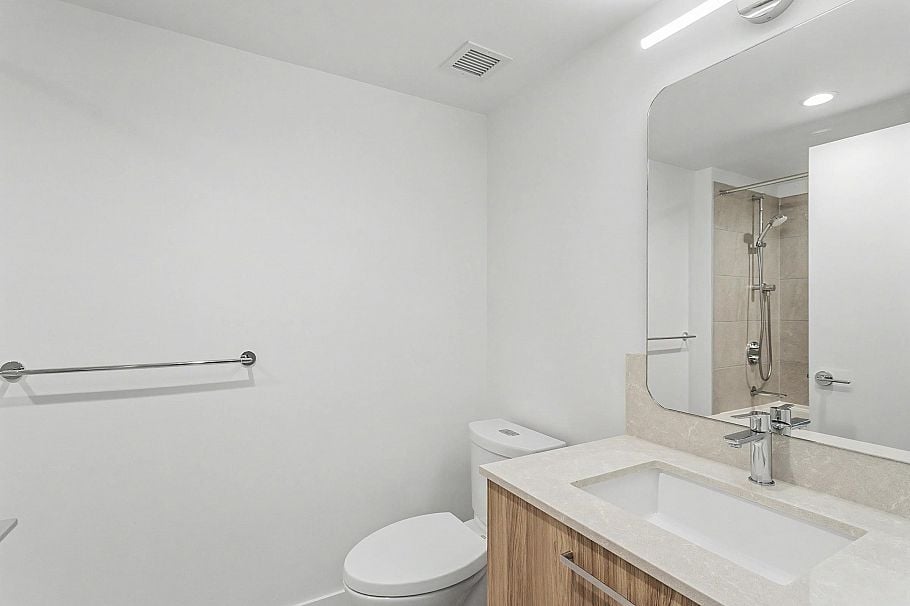 105 2304 Emery Court North Vancouver, BC - 14