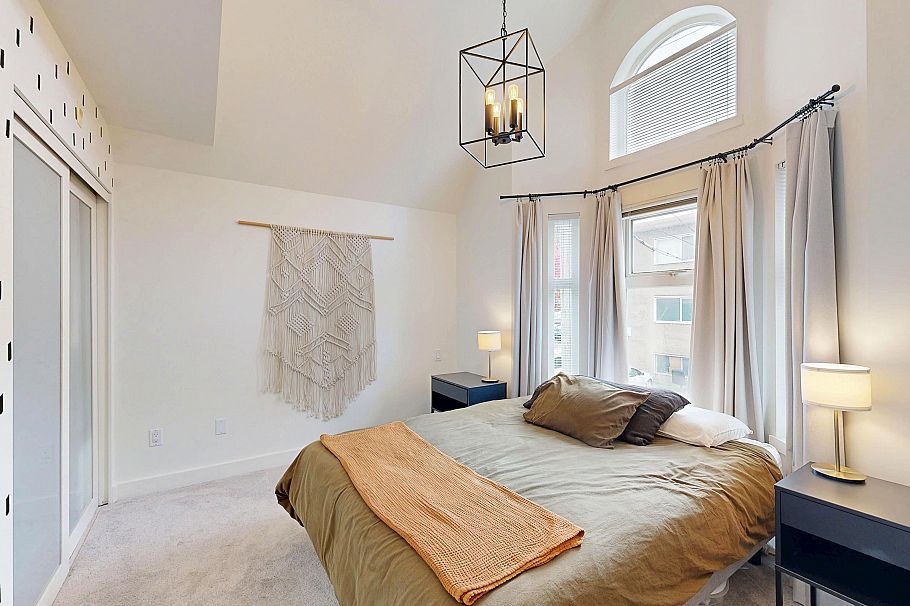 101 1672 E Pender Street Vancouver, BC - 17