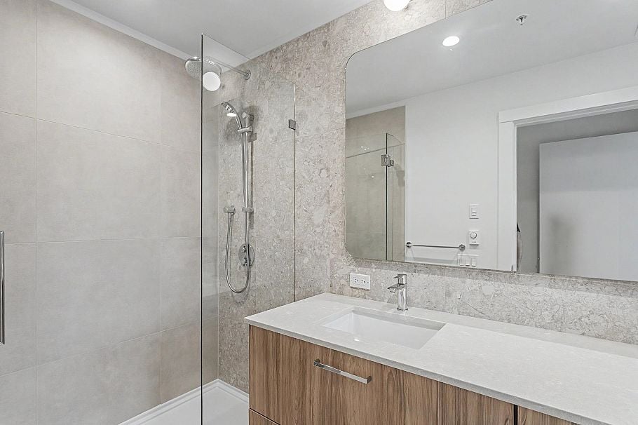105 2304 Emery Court North Vancouver, BC - 19