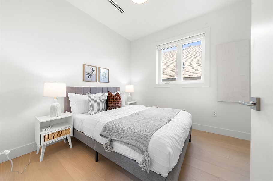 1 1582 E 2nd Avenue Vancouver, BC - 21
