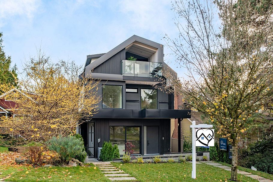 2 4018 W 21st Avenue Vancouver, BC - 1