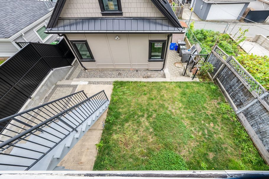 748 E 62nd Avenue Vancouver, BC - 23