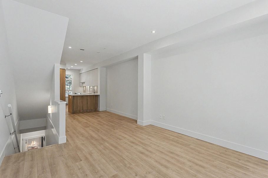 105 2304 Emery Court North Vancouver, BC - 5