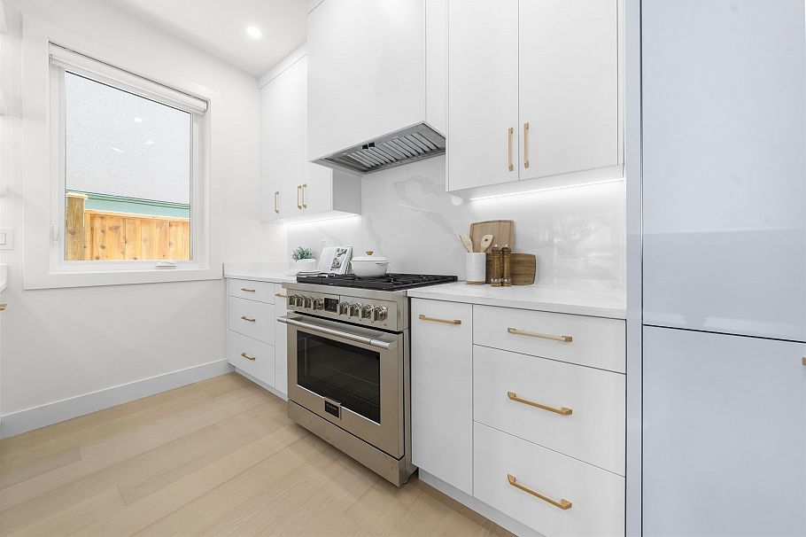 1 1582 E 2nd Avenue Vancouver, BC - 18