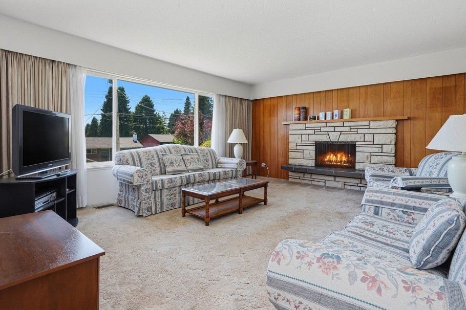 1218 Chamberlain Drive North Blackburn, BC - 2