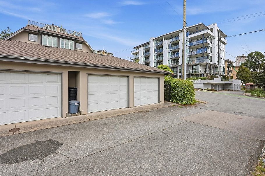 203 W 6th Street North Vancouver, BC - 21