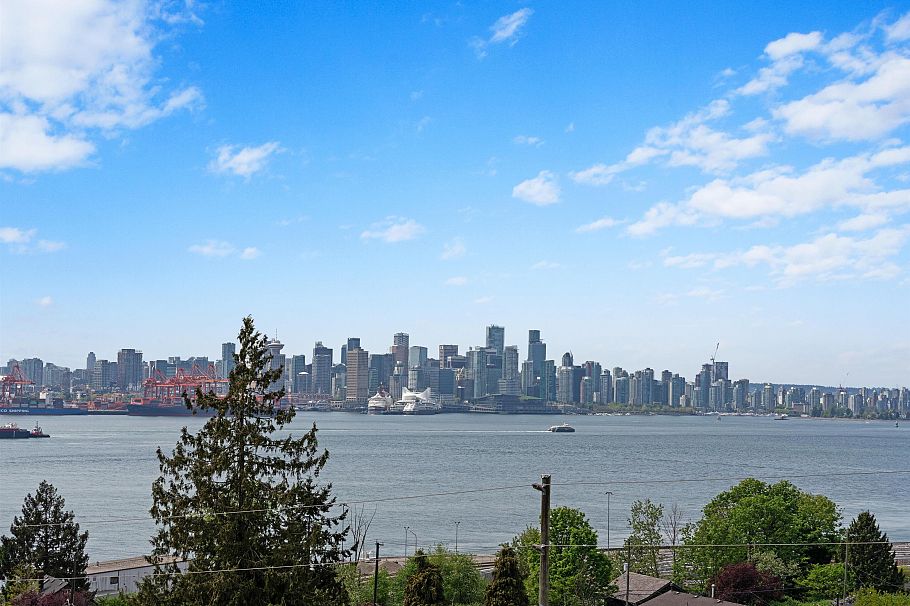 402 505 E 2nd Street North Vancouver, BC - 3
