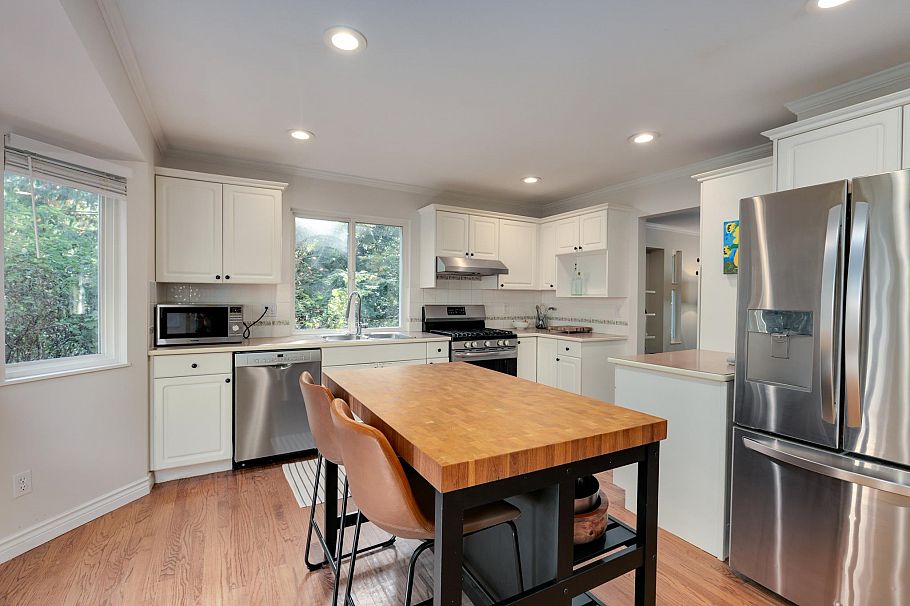 1400 Riverside Drive North Vancouver, BC - 10
