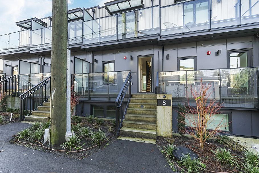 TH8 324 E Ridgeway Avenue North Vancouver, BC - 32