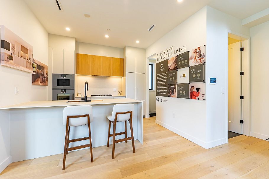 858 W 64th Avenue Vancouver, BC - 10