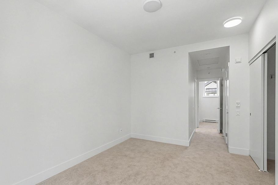 105 2304 Emery Court North Vancouver, BC - 18