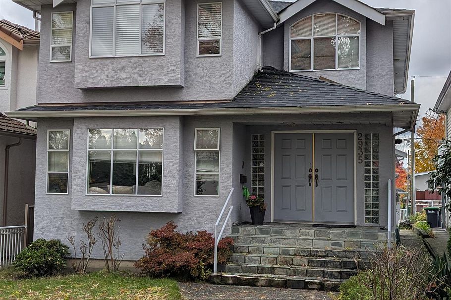 2935 E 17th Avenue Vancouver, BC - 1