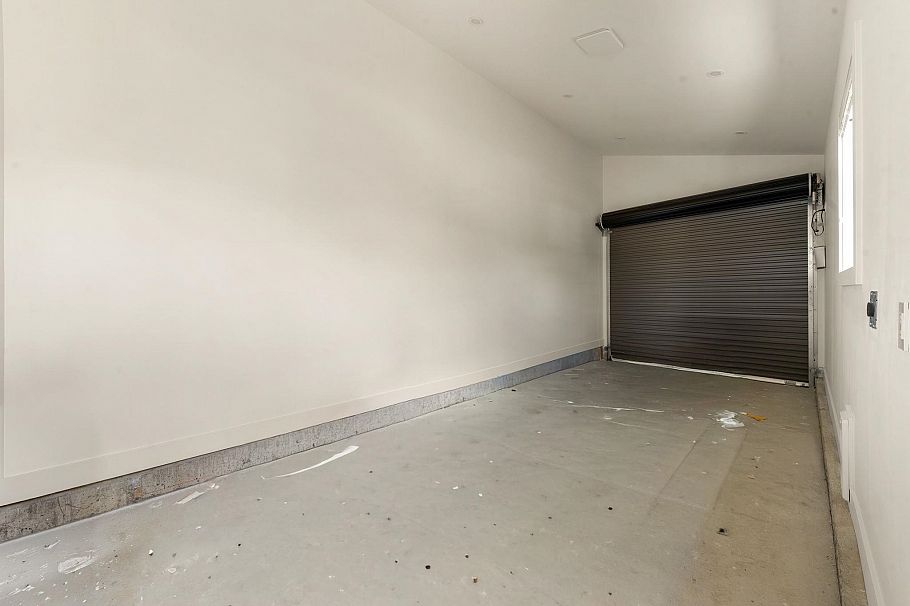 1 1582 E 2nd Avenue Vancouver, BC - 40